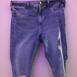 Hollister Light Wash Jeans. 7 regular. High Rise Crop Jeans
